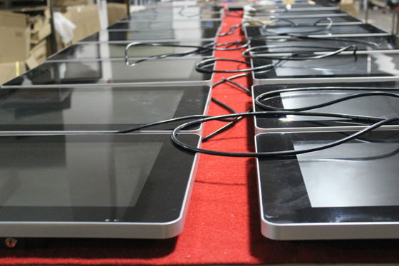 پارچه مغازه ها 32 &quot;وال علامت های دیجیتال تابع USB نصب شده برای تبلیغات است