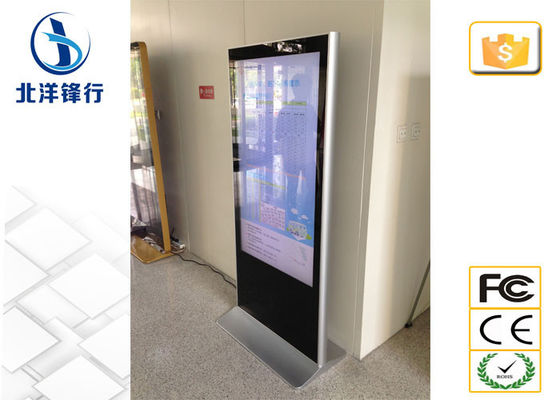 65 اینچ طبقه ایستاده علامت های دیجیتال wayfinding در کیوسک 1080 × 1920 وضوح تصویر